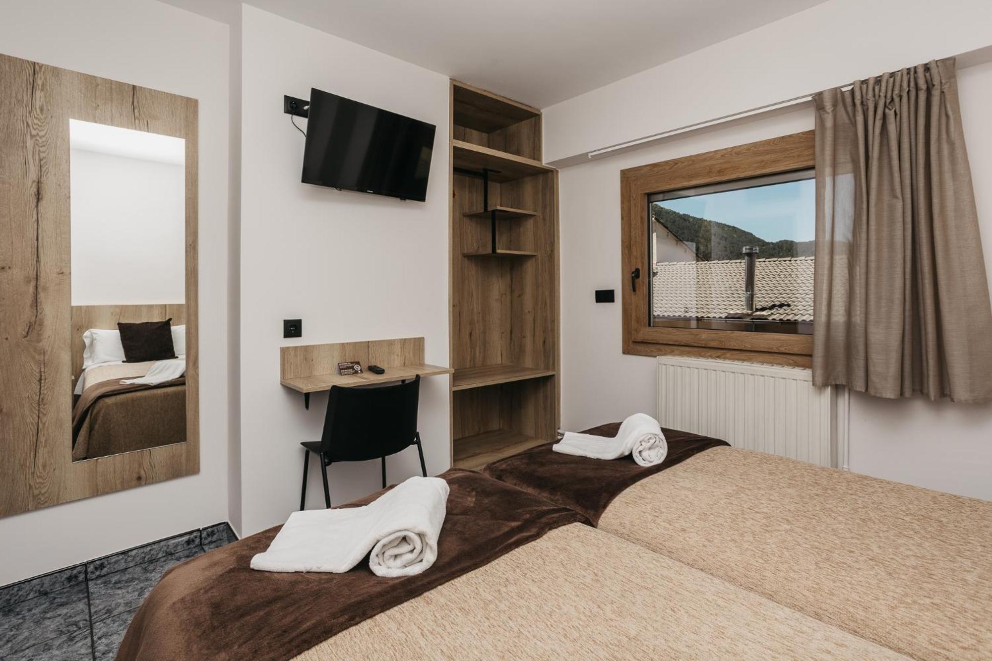 La Trobada Hotel Sport รีโปลล์ ภายนอก รูปภาพ