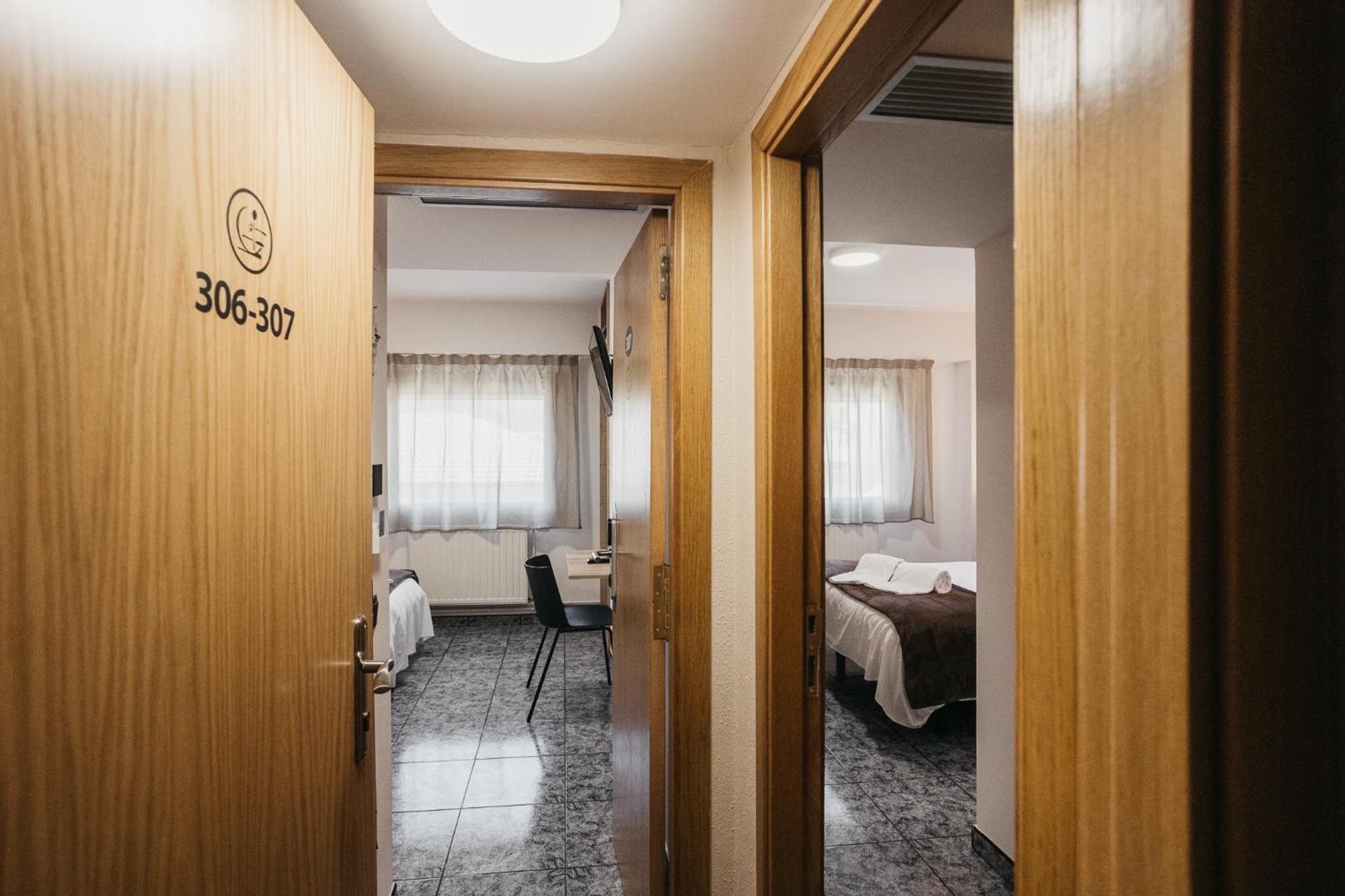 La Trobada Hotel Sport รีโปลล์ ภายนอก รูปภาพ