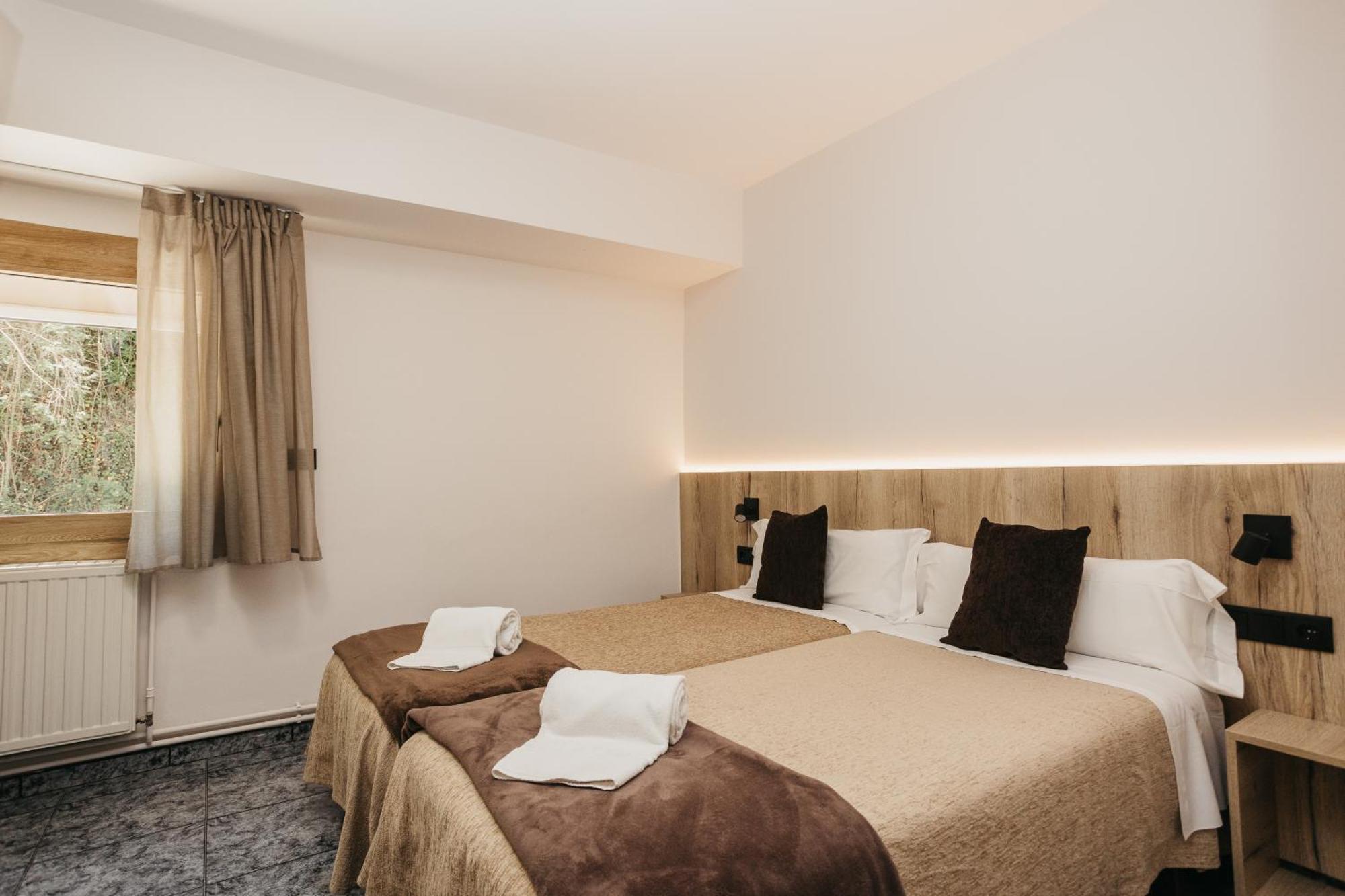 La Trobada Hotel Sport รีโปลล์ ภายนอก รูปภาพ